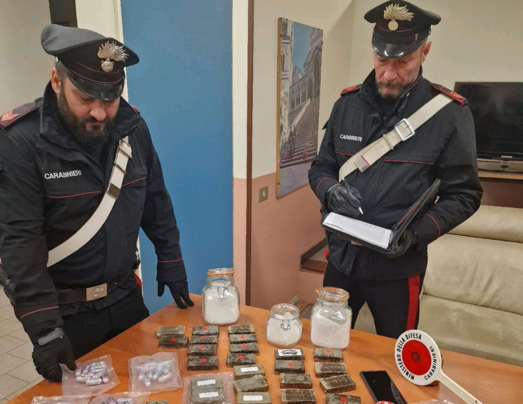 Castronno: 3,6 Kg Di Droga In Casa, Arrestato 30enne - Rete55