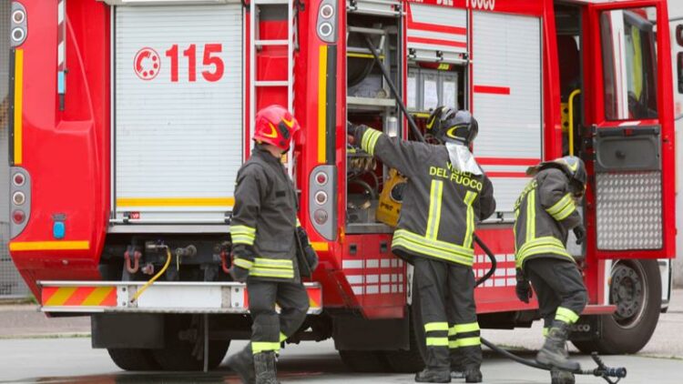 vigili-del-fuoco-pompieri-750x422
