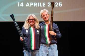 Ecosostenibili-e-innovative-svelate-le-torce-olimpiche-e-paralimpiche-di-Milano-Cortina-2026