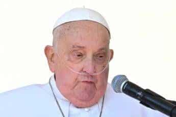 Papa-Francesco-lo-pneumologo-Uscire-con-lossigeno-Migliaia-di-persone-lo-fanno